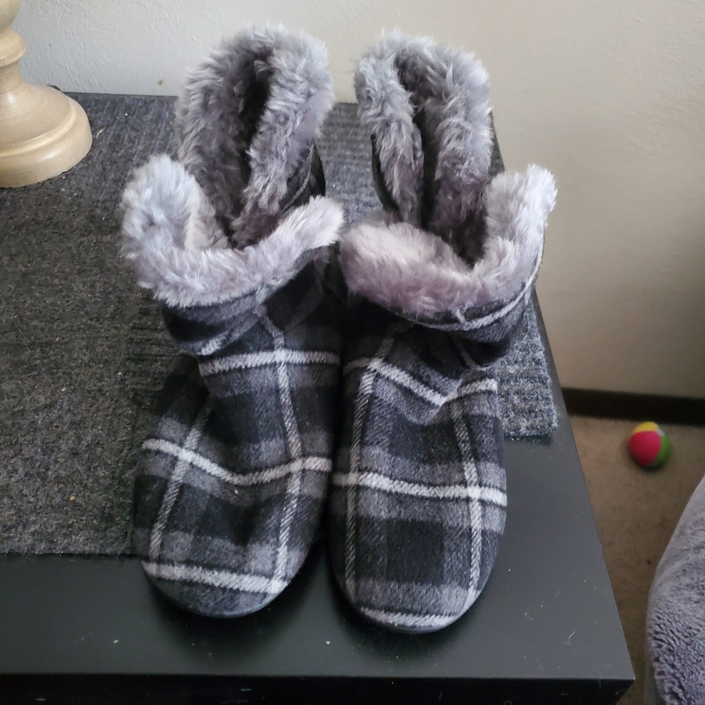 Vionic Slippers